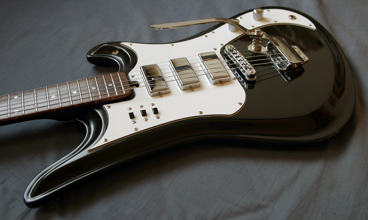 Vibrato Tailpiece Chrome,for your guitar custom,and upgrade your guitar