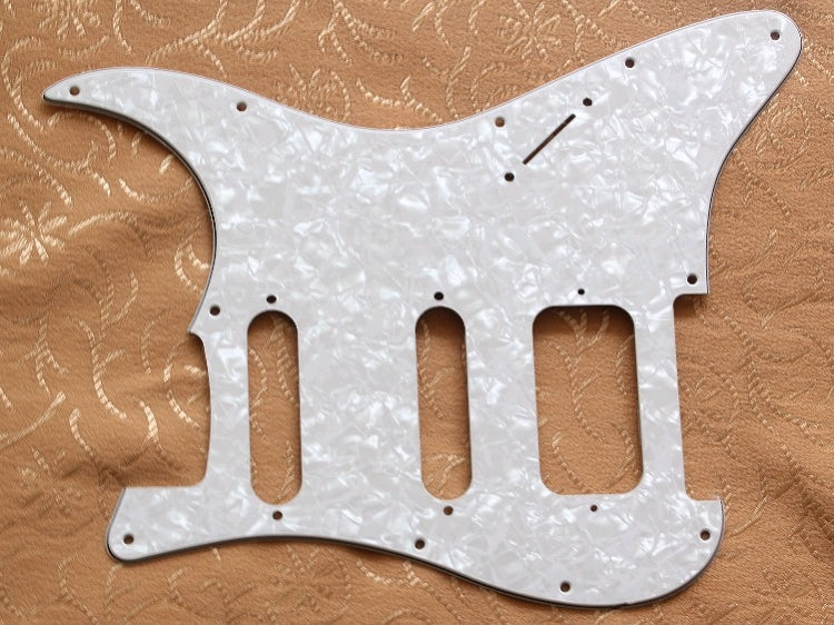 Stratocaster SSH pickguard,White Pearl,New Quality Pearl, fits fender,but no potentiometer mounting holes